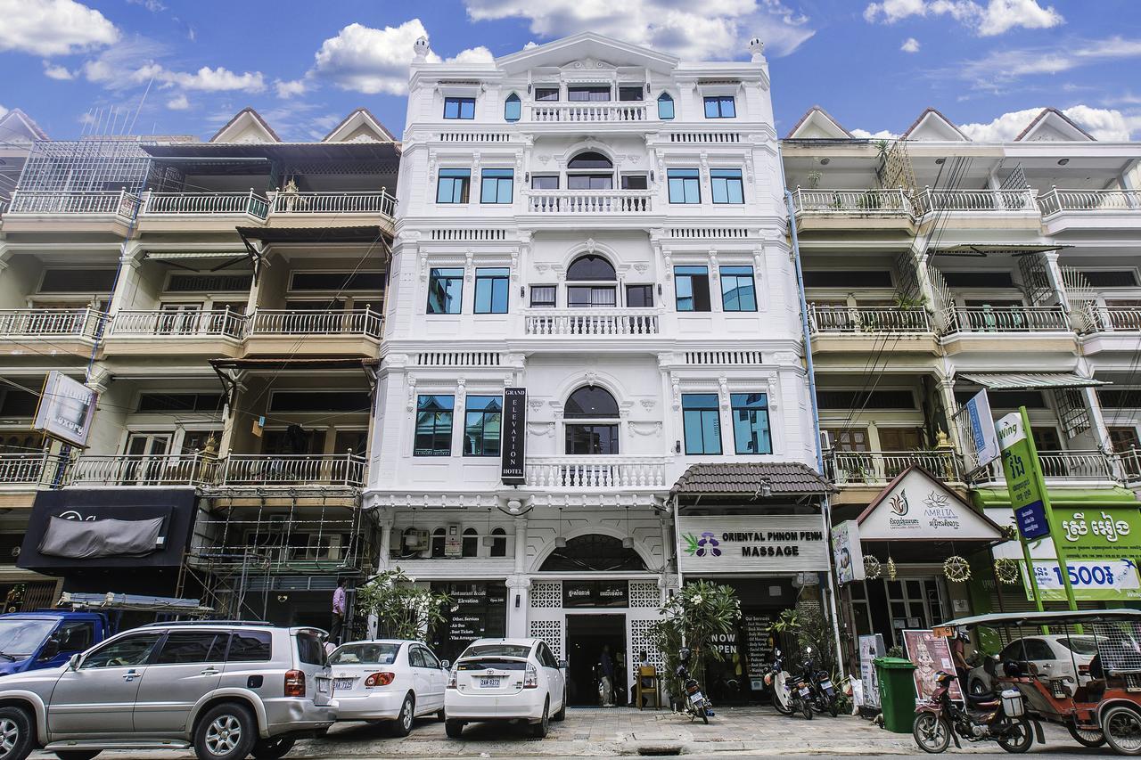 Grand Elevation Hotel Phnom Penh Exterior photo