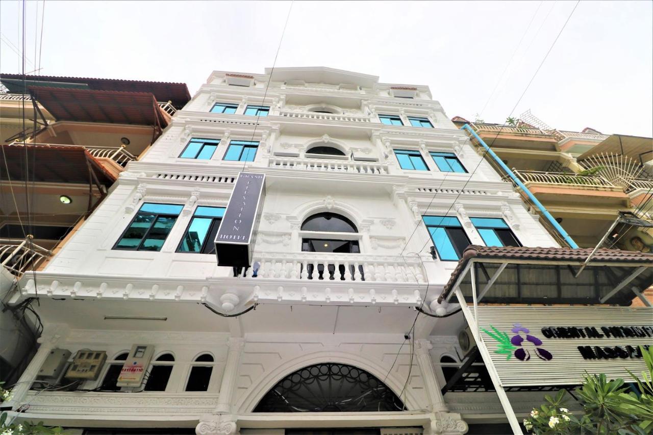 Grand Elevation Hotel Phnom Penh Exterior photo